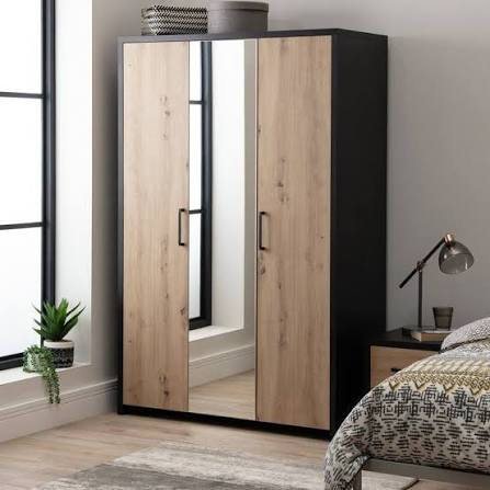 MONTELIO CENTRO, a three-door wardrobe with wood-tone doors around a central mirror